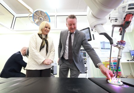 Mr Jason Fleming showing Marina Dalglish the SP.JPG